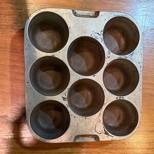 Vintage Wagner Ware Metal Muffin and Popover Pan